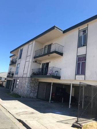 2BR/1BA Apartment on Mission Ave. Near 14th Street · Richmond photo 4