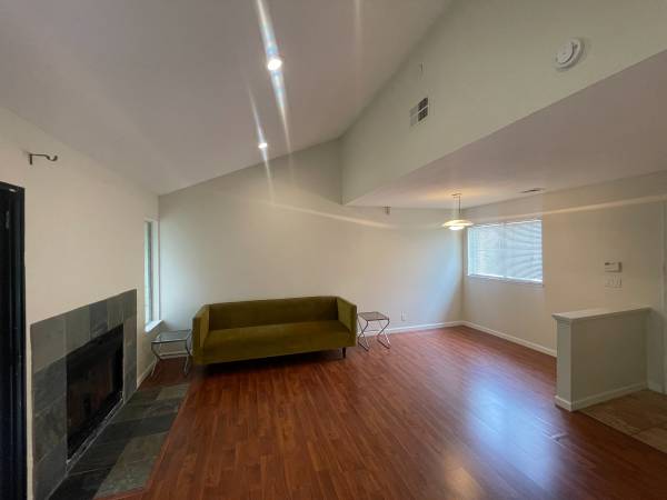 2BR/2BA Condo · Hayward photo 2