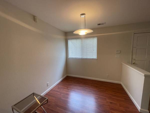 2BR/2BA Condo · Hayward photo 5