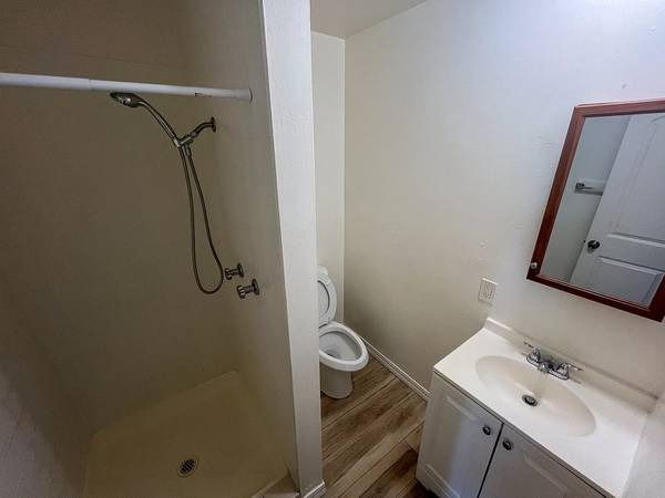 0BR/1BA Apartment on Adeline St · Emeryville photo 4