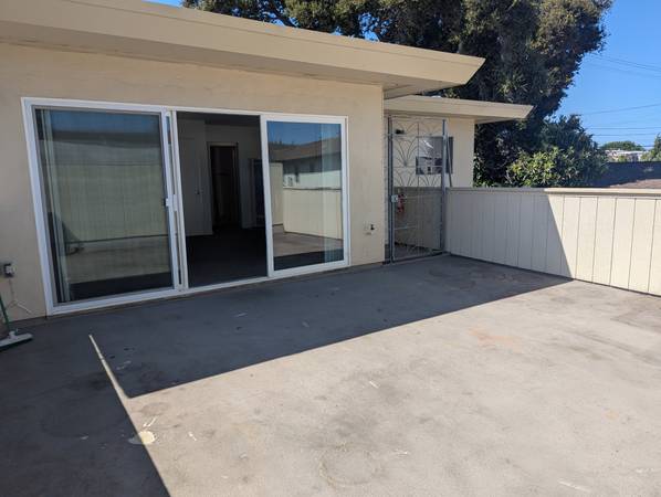 2BR/1BA Apartment · San Mateo photo 2