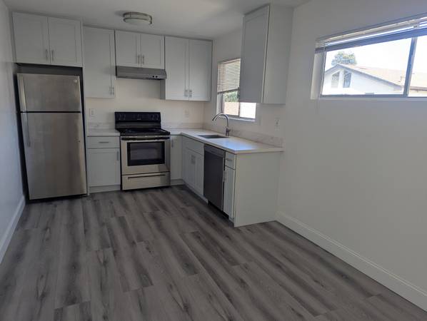 2BR/1BA Apartment · San Mateo photo 5