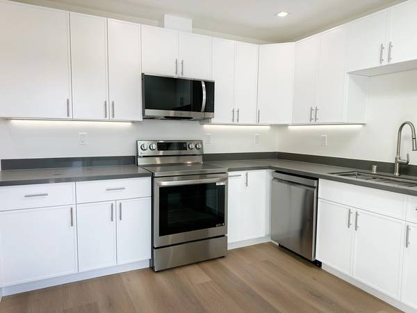 Fully Remodeled, Modern South San Francisco 3Bed/1Ba Home photo 3