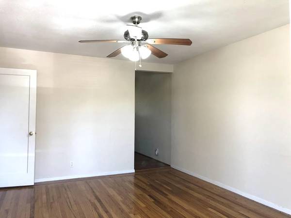 2BR/1BA Single Family House on El Carmelo Ave · Palo Alto photo 3