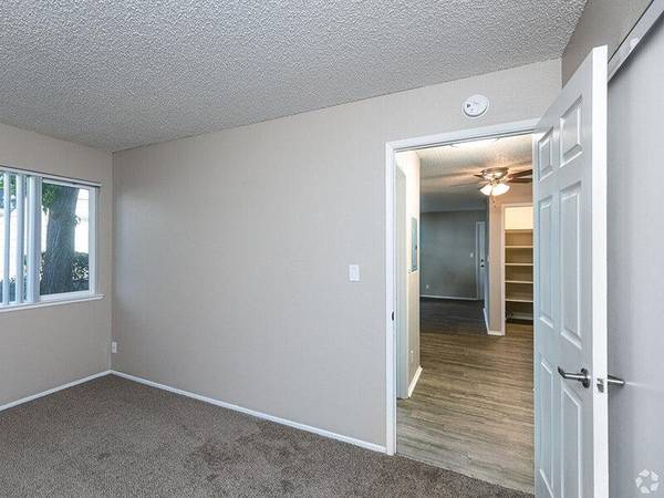 Apartments on Peach Tree Drive · Fairfield photo 5