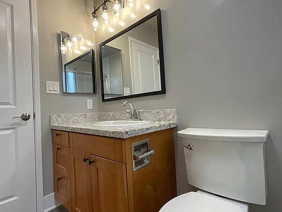 1BR/1BA Single Family House on El Camino Real · Millbrae photo 4