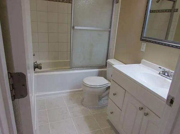 2BR/1BA Apartment on South St · Hollister photo 5