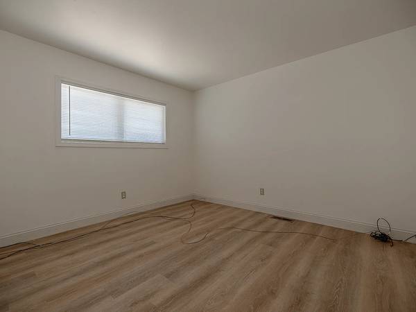 3BR/2BA Duplex on Crescent Ln · Hollister photo 4