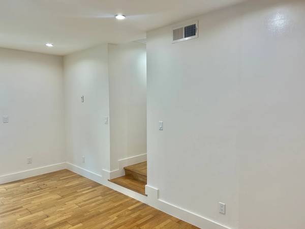 1381 Revere Ave, San Francisco (Single Family) photo 5
