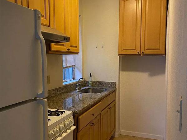 2BR/1BA Flat on Cabrillo St · San Francisco photo 2