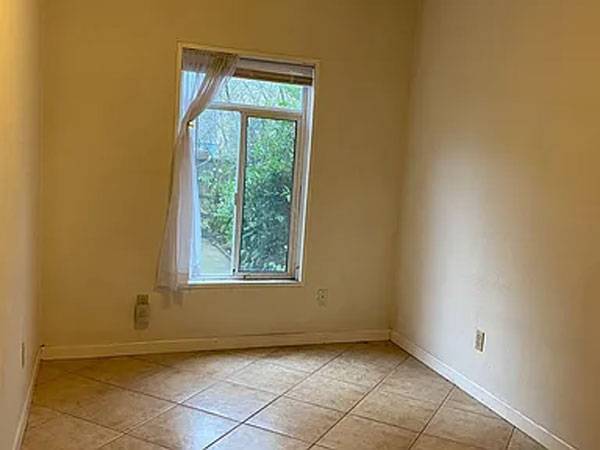 2BR/1BA Flat on Cabrillo St · San Francisco photo 3