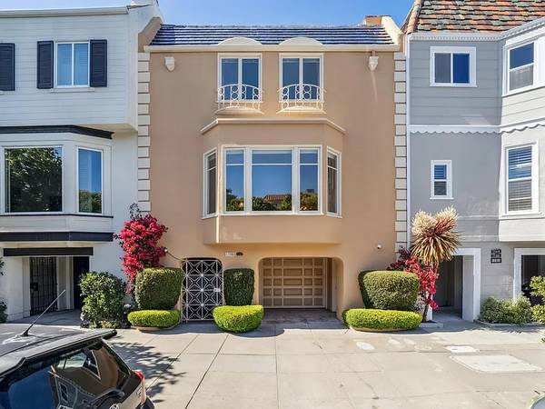 3BR/1BA Apartment on Pacific Ave · San Francisco photo 4