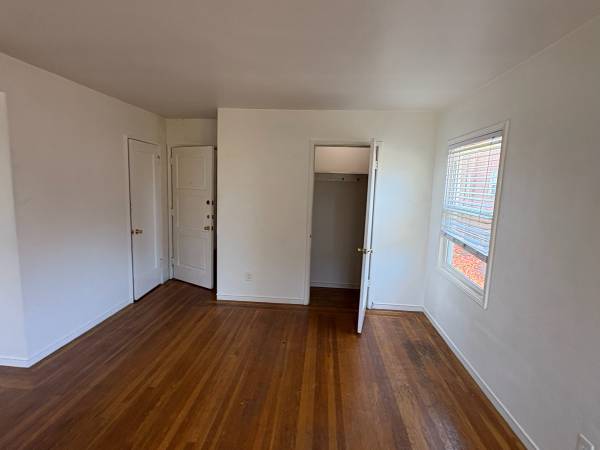 0BR/1BA Apartment · Berkeley photo 3