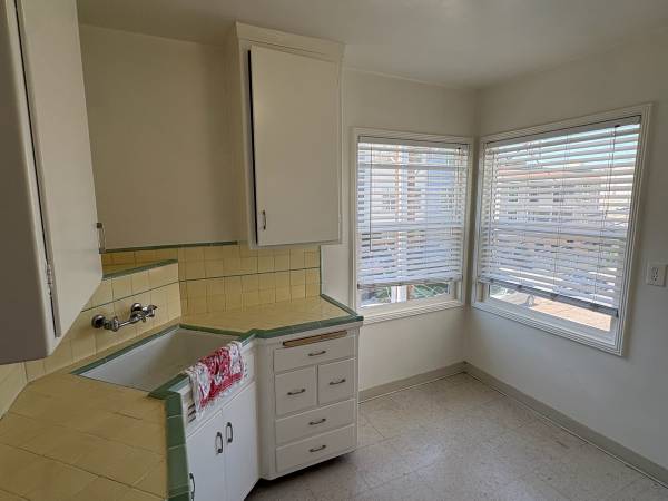 0BR/1BA Apartment · Berkeley photo 4