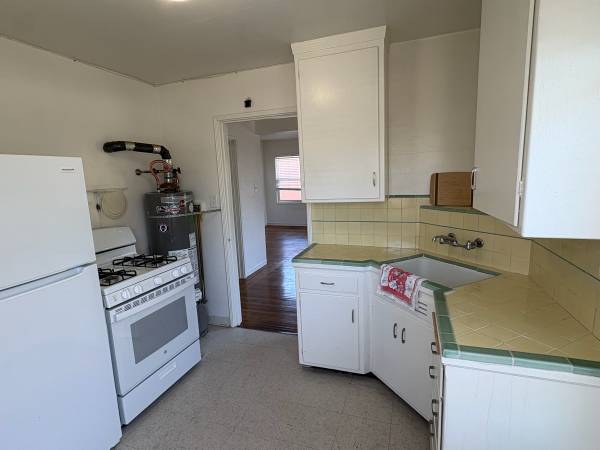 0BR/1BA Apartment · Berkeley photo 5