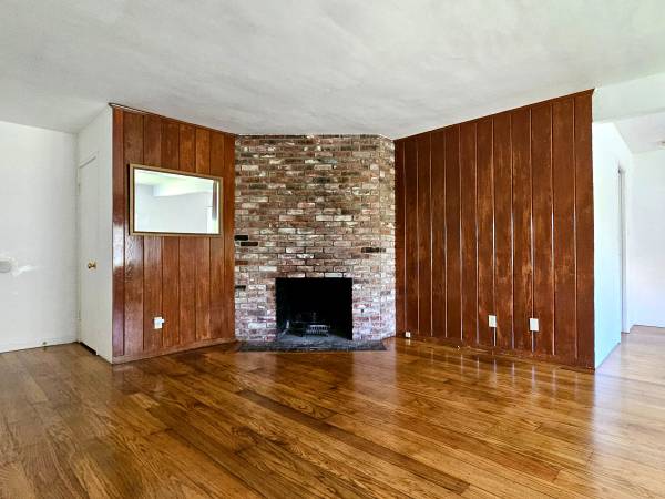 2BR/1BA Apartment · Berkeley photo 2