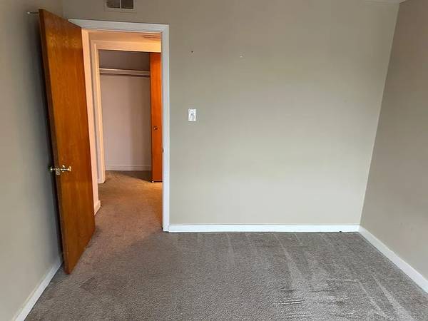Eastmoor Apartments photo 4
