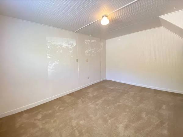 2BR/1BA Single Family House on Edgecliff Way · Santa Cruz photo 5