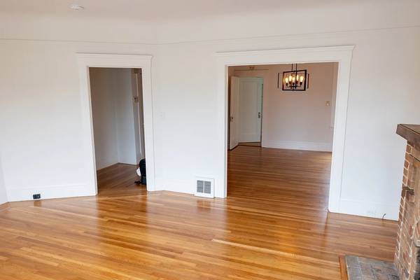 2BR/1BA Single Family House on 24th St · San Francisco photo 3