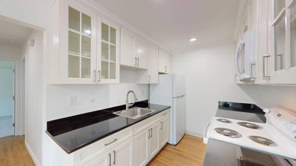 2BR/2BA Apartment on Enfrente Rd - 31 · Novato photo 4