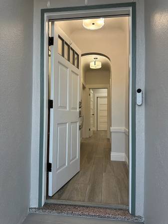 2BR/1BA Apartment · Burlingame photo 2