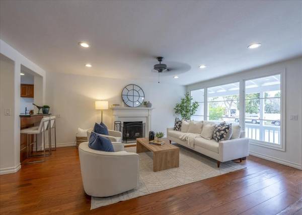 3BR/2BA Single Family House on Page St · Menlo Park photo 5