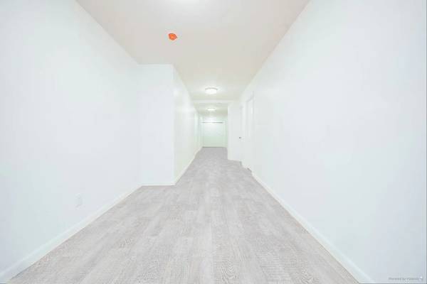 Modern 4 Bed Home with Office, AC, Garage,  Community Amenities photo 5
