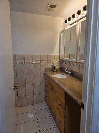 1BR/1BA Apartment · Berkeley photo 3