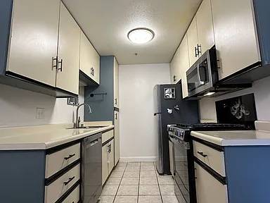 Bright and Airy 2BD 2.5 BTH Townhouse in Daly City photo 2