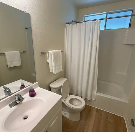 1BR/1BA Apartment on Commerce Blvd · Rohnert Park photo 5
