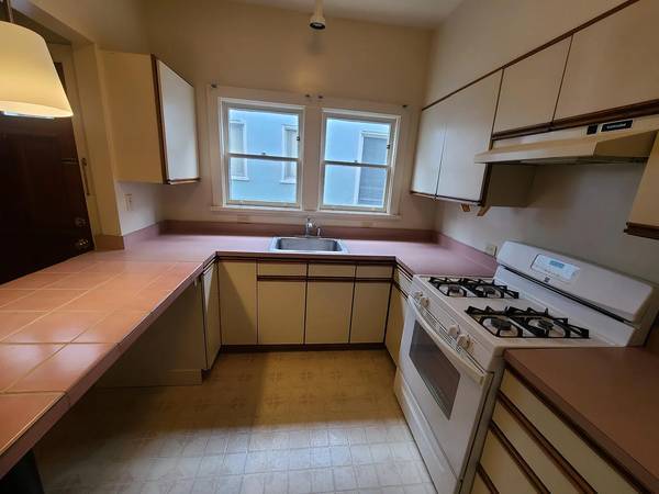1BR/1BA Apartment · Berkeley photo 4