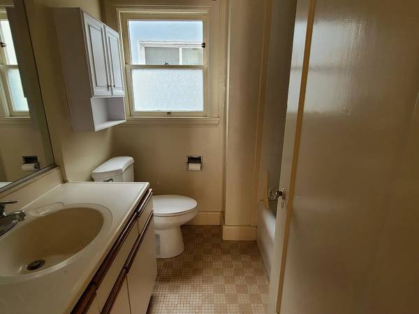 1BR/1BA Apartment · Berkeley photo 5