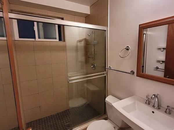 1BR/1BA Apartment · San Francisco photo 5