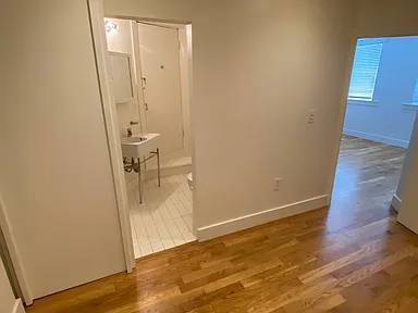 2BR/1BA Apartment · San Francisco photo 3