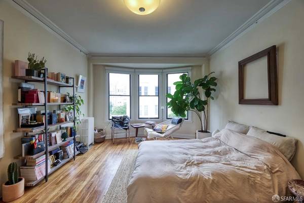 2BR/1BA Apartment on Washington St Apt · San Francisco photo 5