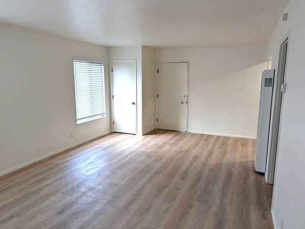 1BR/1BA Apartment · Mountain View photo 2