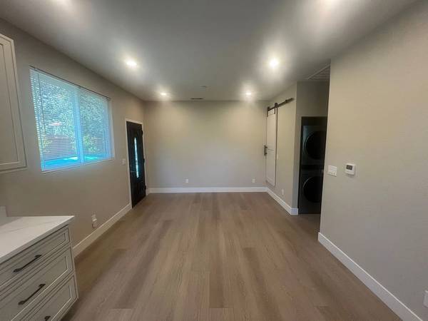 1BR/1BA Apartment · Los Altos photo 3