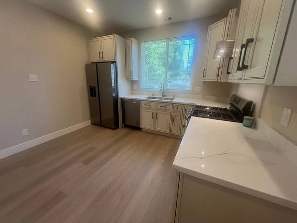1BR/1BA Apartment · Los Altos photo 4