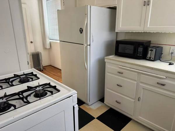 1BR/1BA Apartment · Berkeley photo 4
