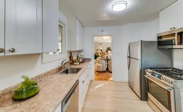 2BR/2BA Single Family House on Middlefield Rd · Palo Alto photo 3