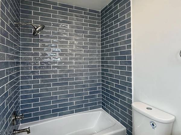 2BR/2BA Apartment on Mckinley St · Redwood City photo 5