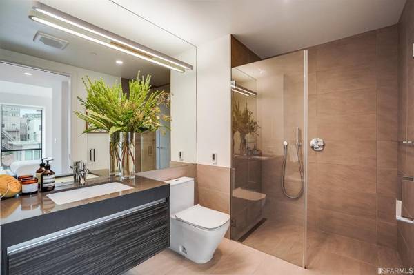 1BR/1BA Apartment on Broadway St · San Francisco photo 5