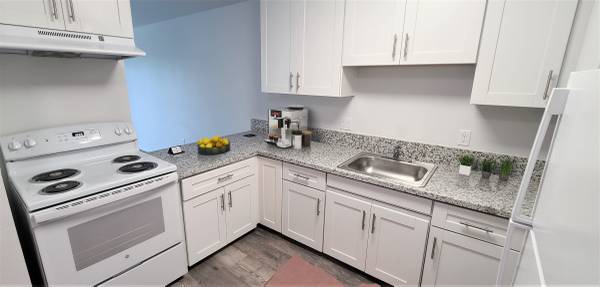1BR/1BA Apartment on Woodside Road · Redwood City photo 3