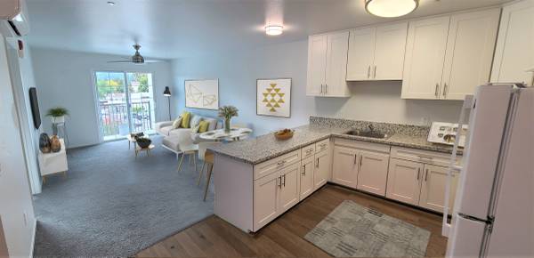 1BR/1BA Apartment on Woodside Road · Redwood City photo 2