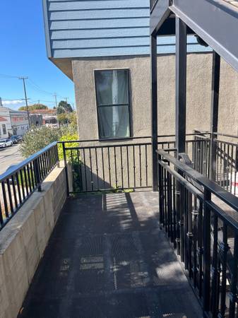 2BR/2BA Apartment on 65th Street · Emeryville photo 5