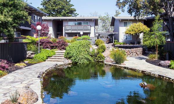 2BR/1BA Apartment on Orchard Avenue · Hayward photo 2