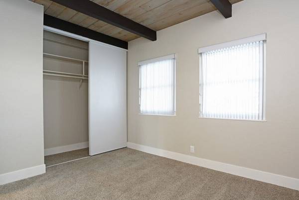 2BR/1BA Apartment on Orchard Avenue · Hayward photo 4