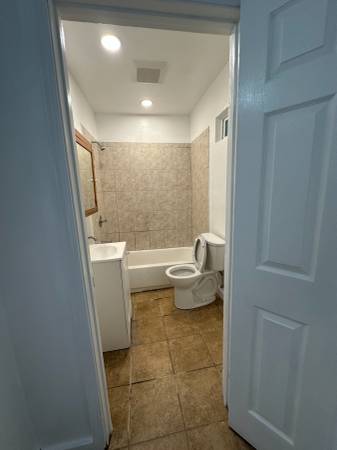 2BR/1BA Single Family House · Richmond photo 2