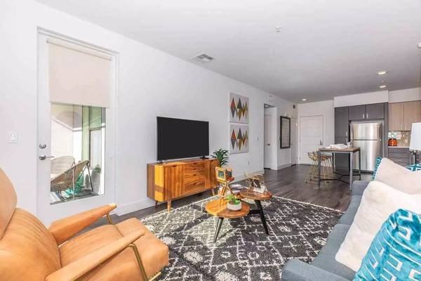Move-in Ready! Newly Renovated First Floor Condo Unit photo 2