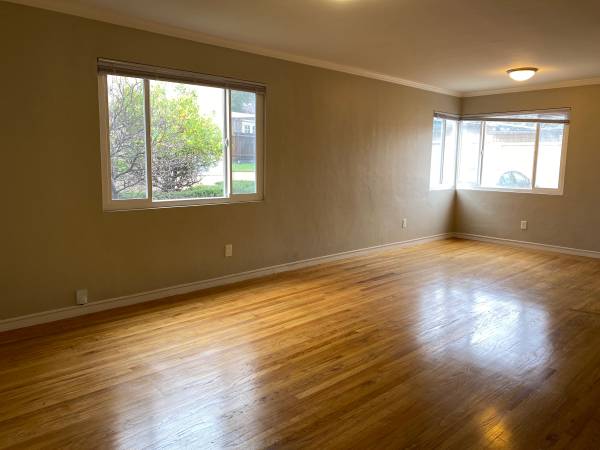 1BR/1BA Apartment · Oakland photo 5